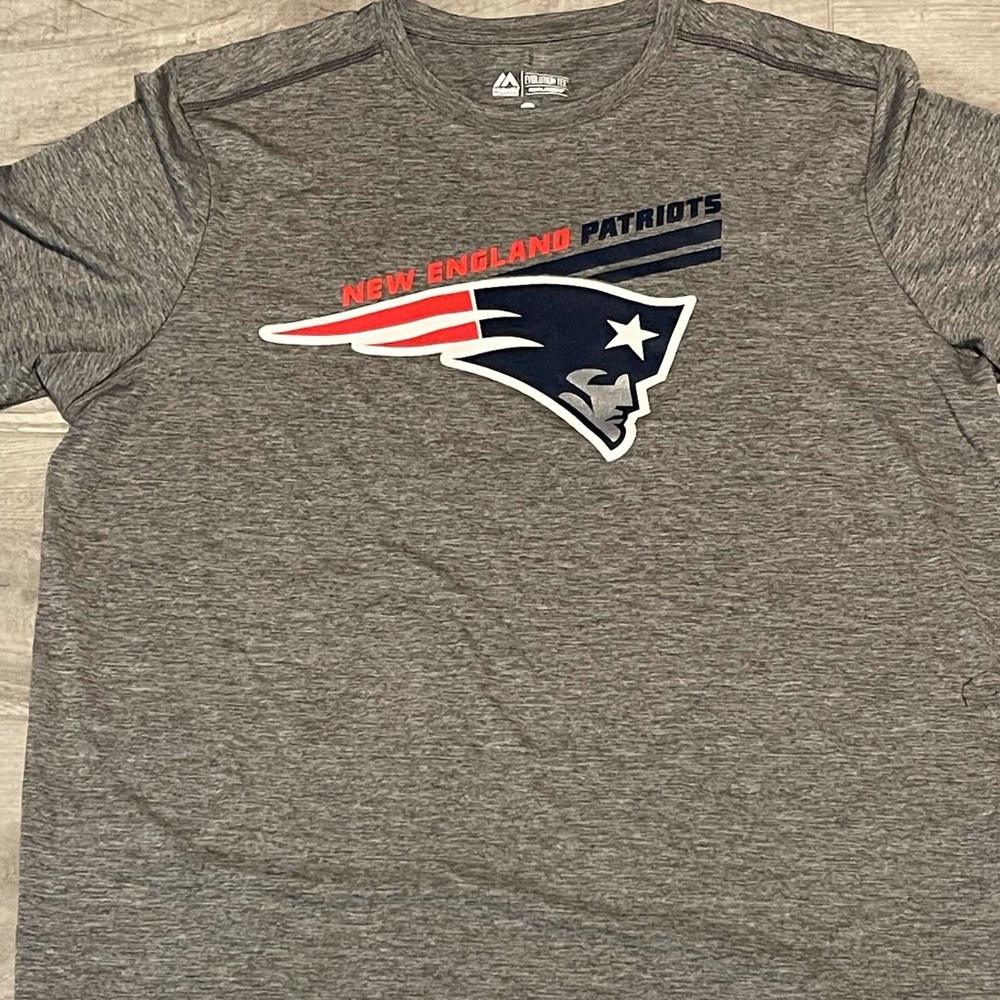Majestic Evolution Tee Coolbase 2XL Gray New England Patriots